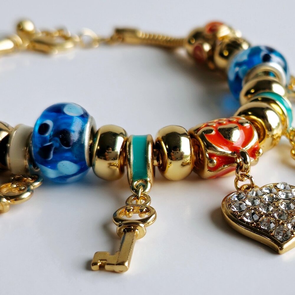 Bracelet with Heart and‎ Key Charm - Picture 4 of 4